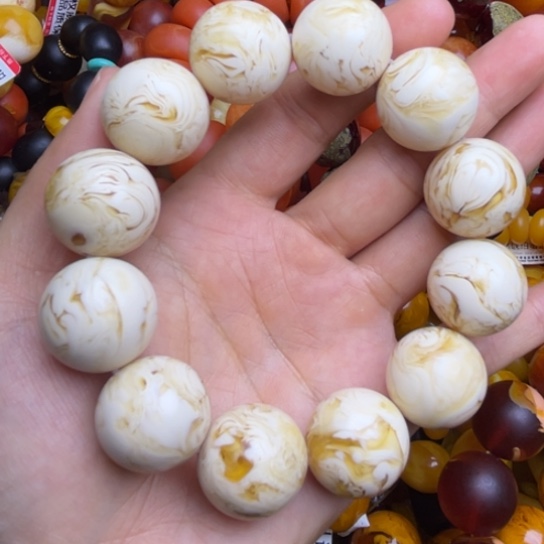 琥珀未镶嵌手链蜜蜡