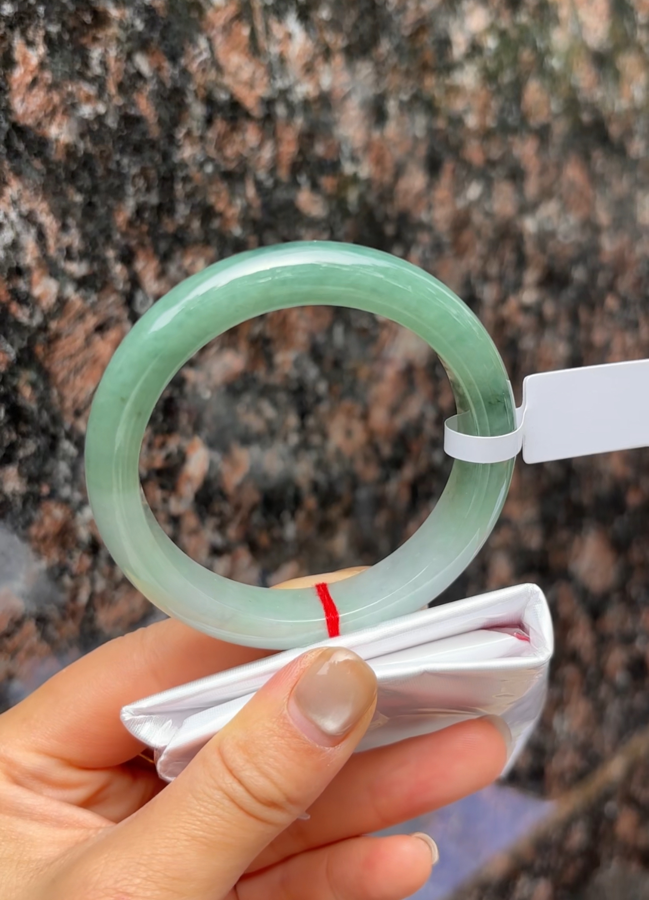 PP（上新）细腻半山水正圈五十五点六圈翡翠a货手镯