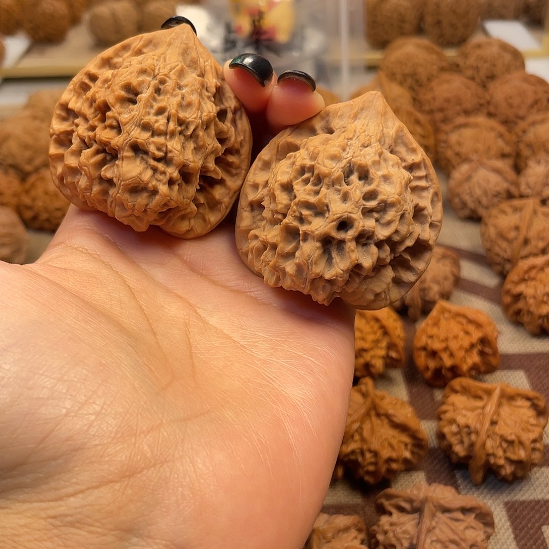 文玩核桃吊坠大官帽