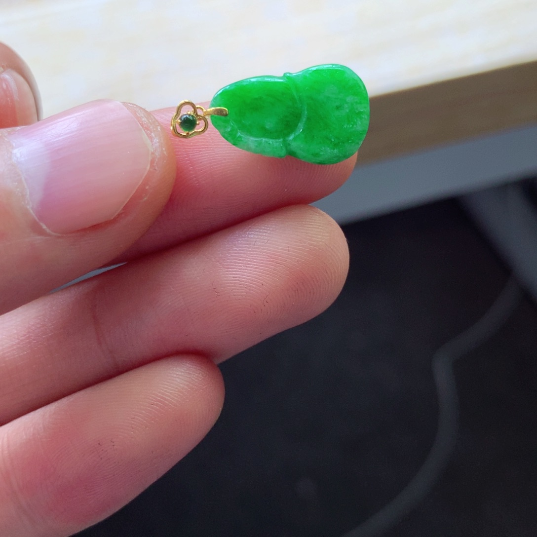 翡翠颈饰未镶嵌吊坠