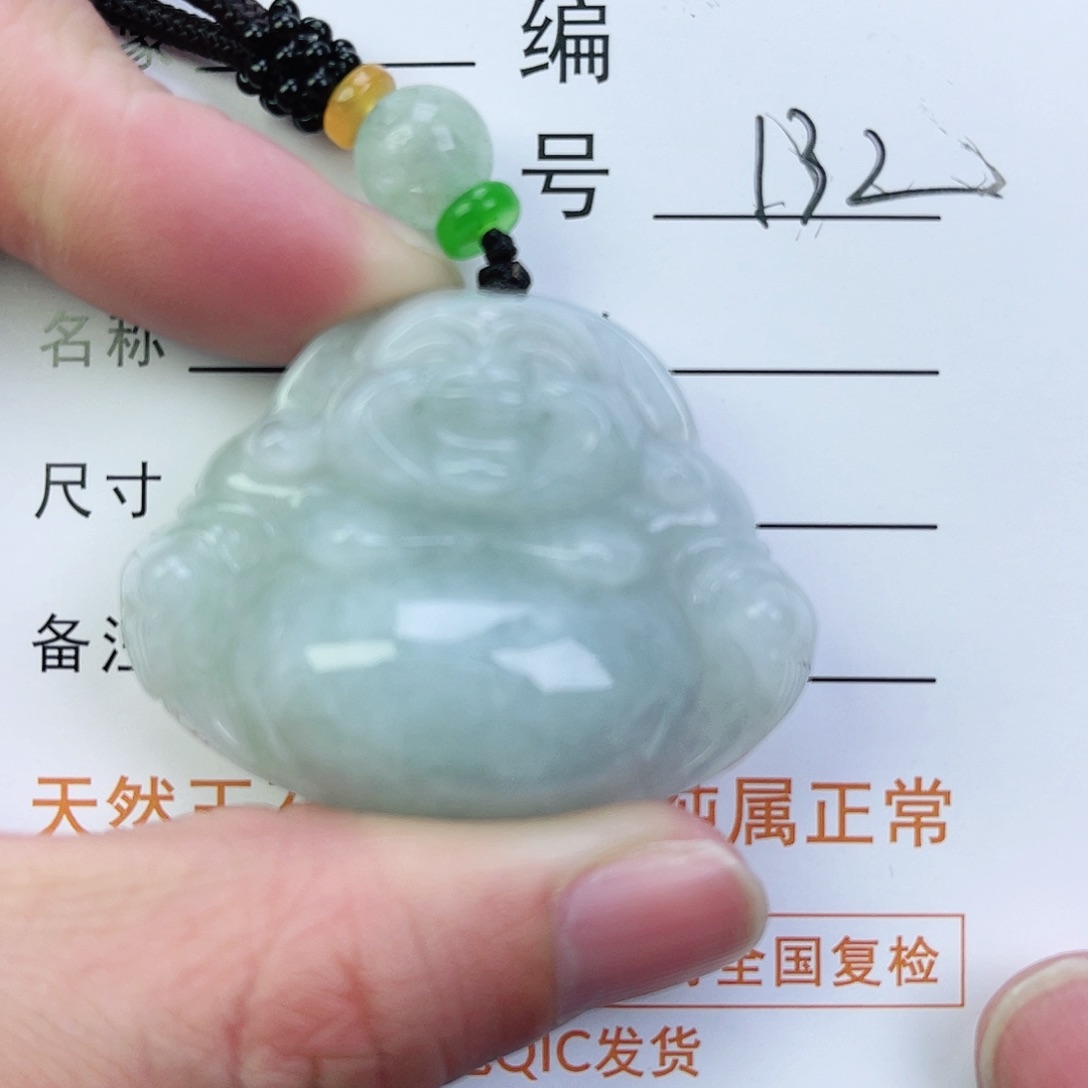 翡翠颈饰未镶嵌佛公