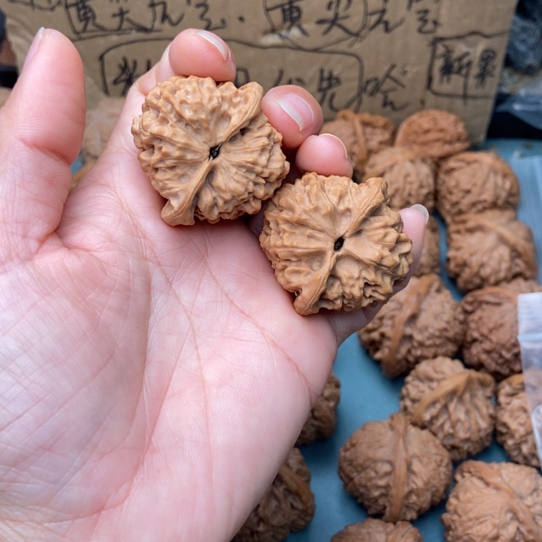 如***行文玩核桃吊坠玄月14