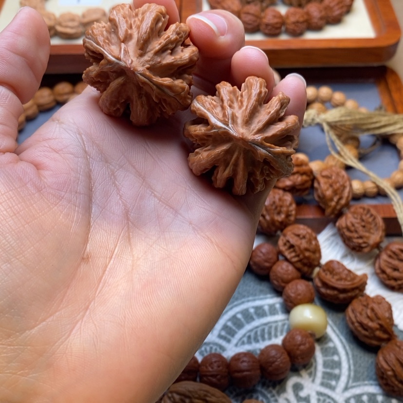 【闪购商品】文玩核桃把件霸王龙粗筋37