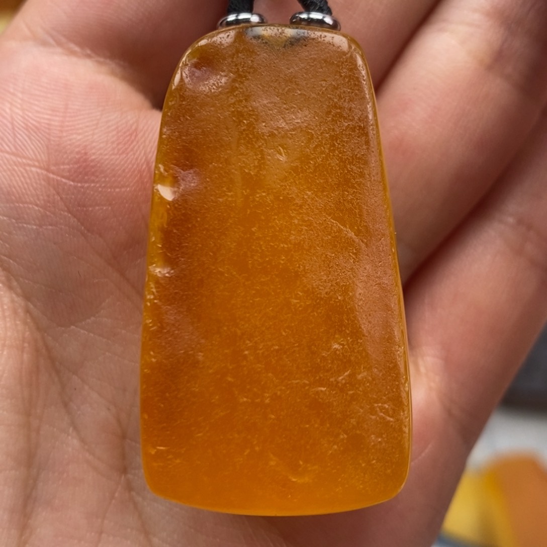 琥珀吊坠(赠链)未镶嵌