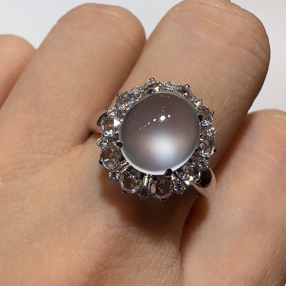 翡翠18K金镶嵌戒指蛋面