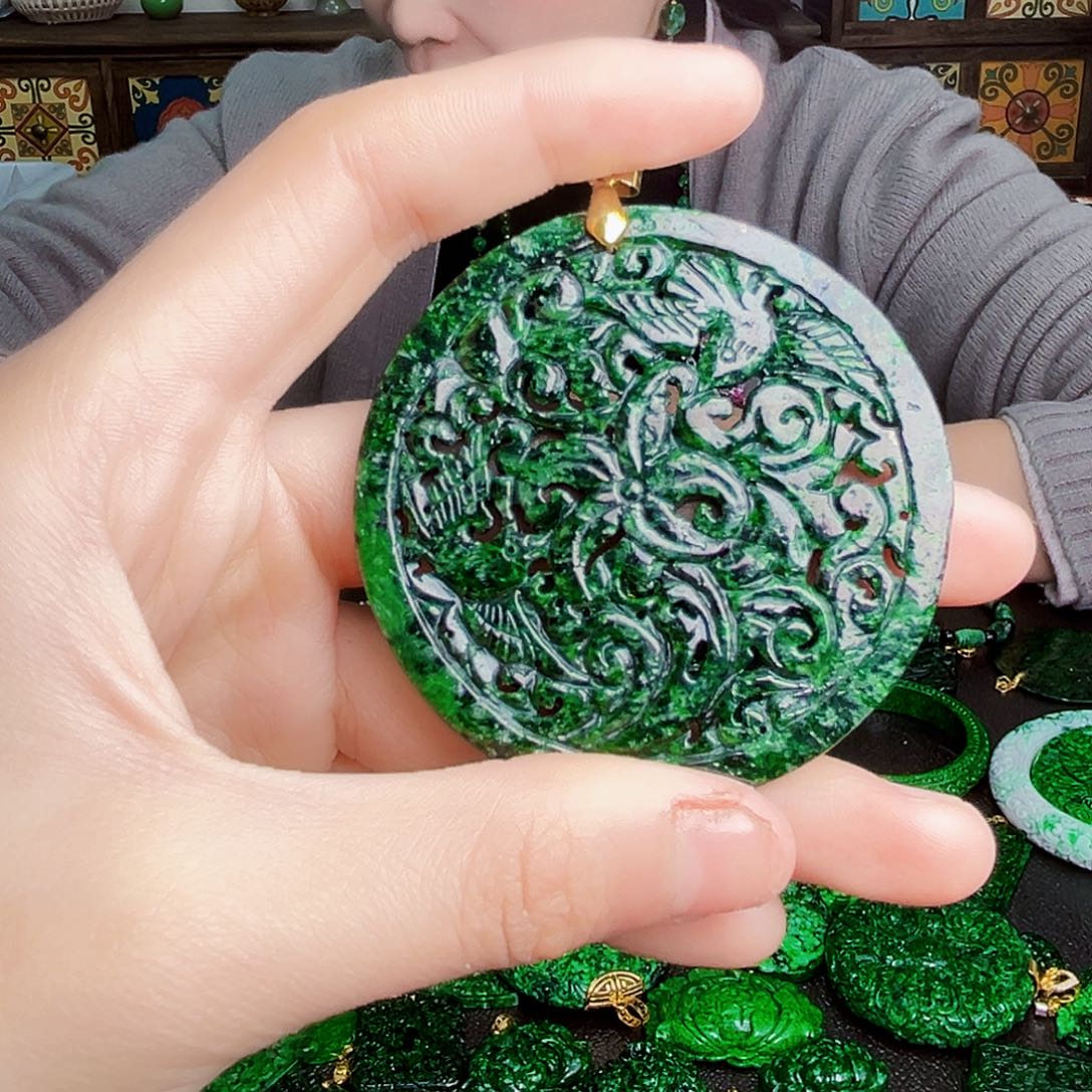 颈饰银S925镶嵌翡翠多样性