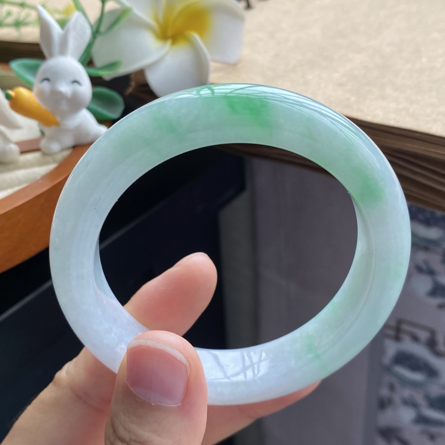 03.30批2477号55.3-12.7-9.4甜阳绿飘花！甜绿色！天然翡翠手镯