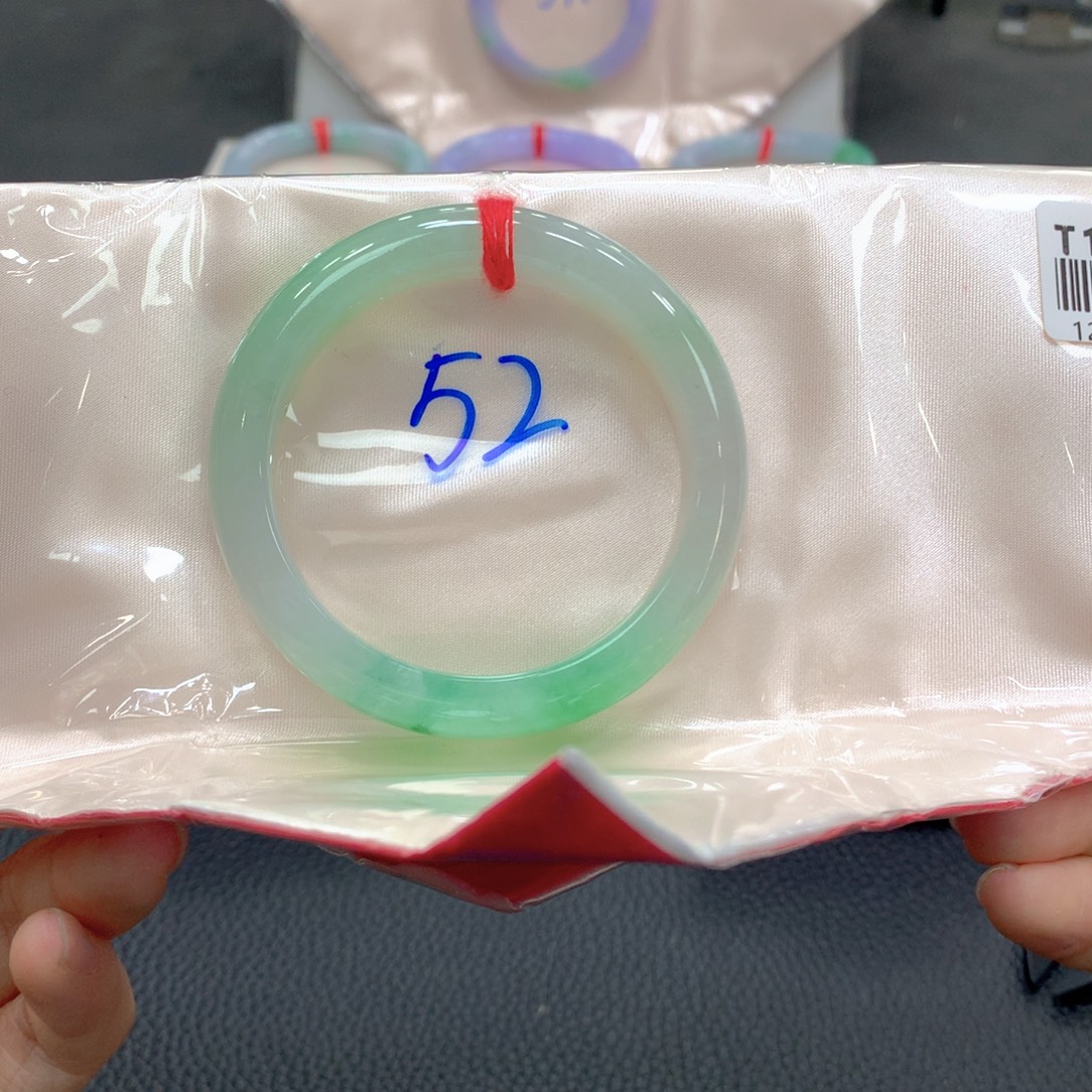 蔷***薇翡翠未镶嵌手镯翡翠