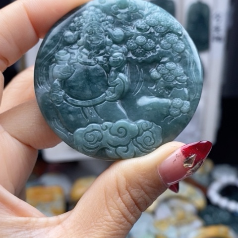 翡翠颈饰未镶嵌翡翠