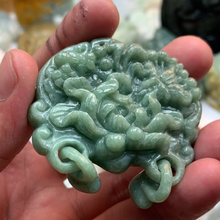 翡翠未镶嵌颈饰保真天然a货翡翠