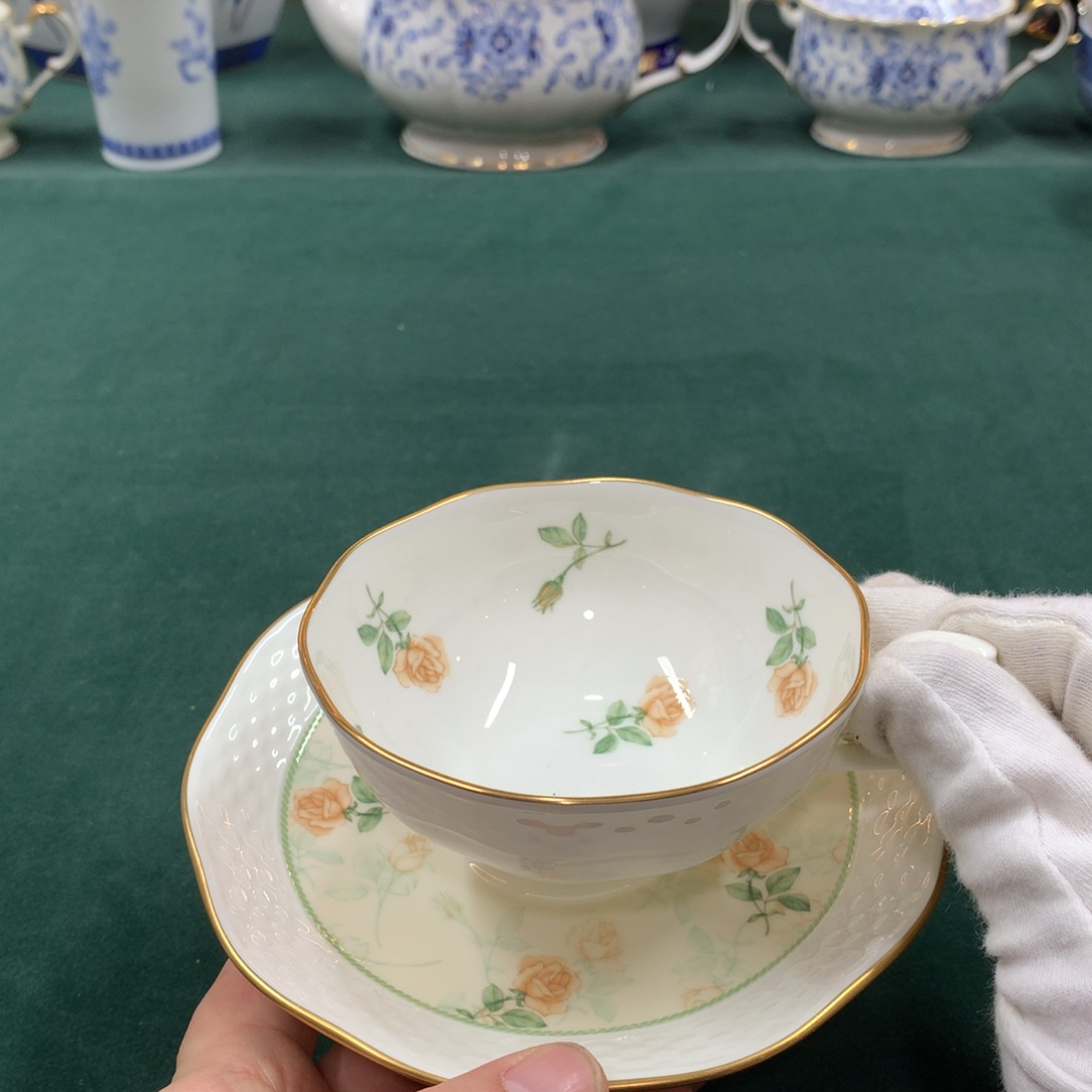 摆件全是大漂亮瓷器啊美美哒