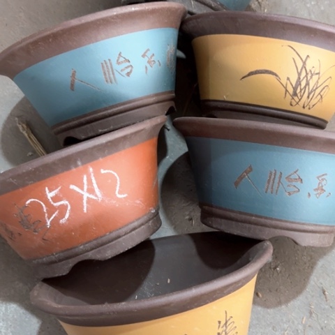 紫砂花盆100-6。    25-12