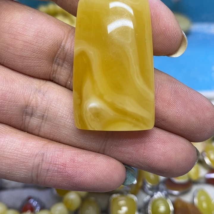 蜜蜡裸石未镶嵌吊坠