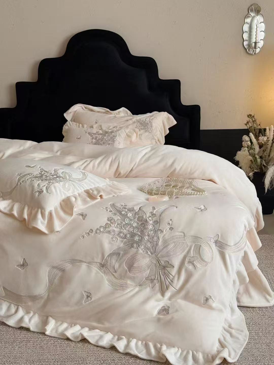 MIU 全消光牛奶绒刺绣款四件套  铃兰花语