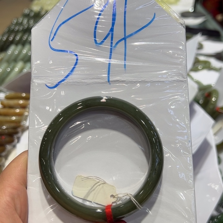 和田玉手镯未镶嵌英***睫