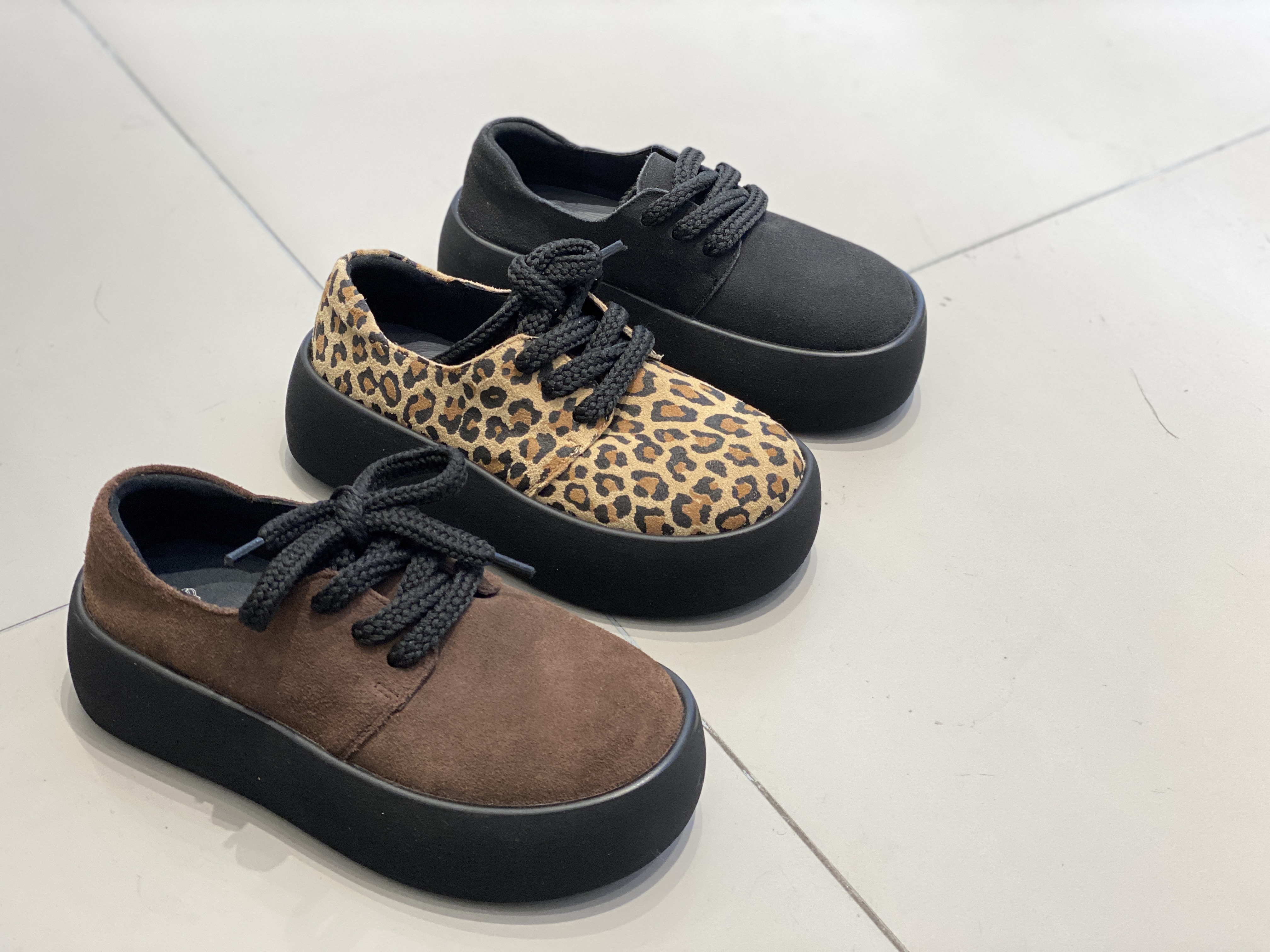 ZSWD2025系带时尚厚底休闲板鞋011-2328