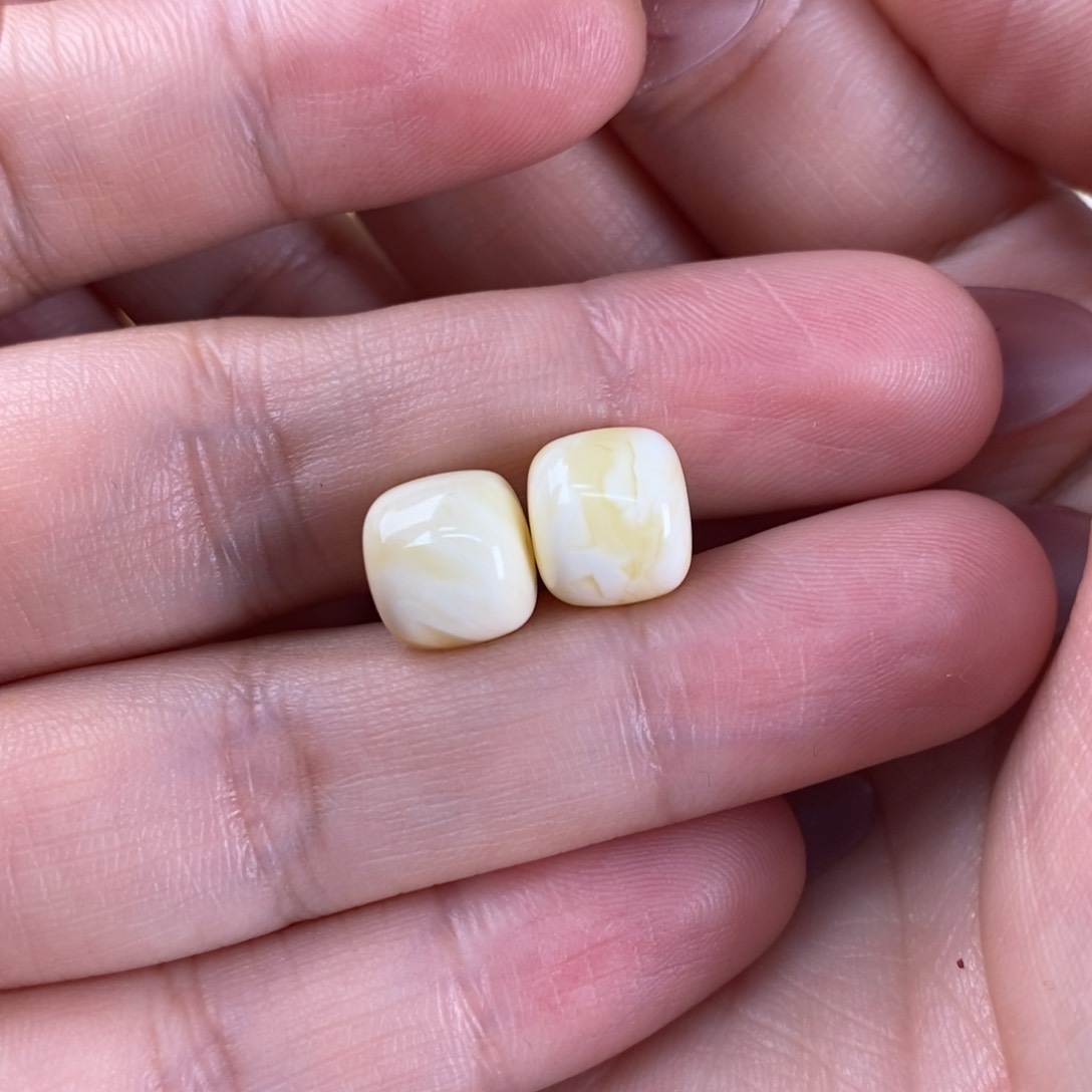 蜜蜡裸石未镶嵌云*蜜蜡