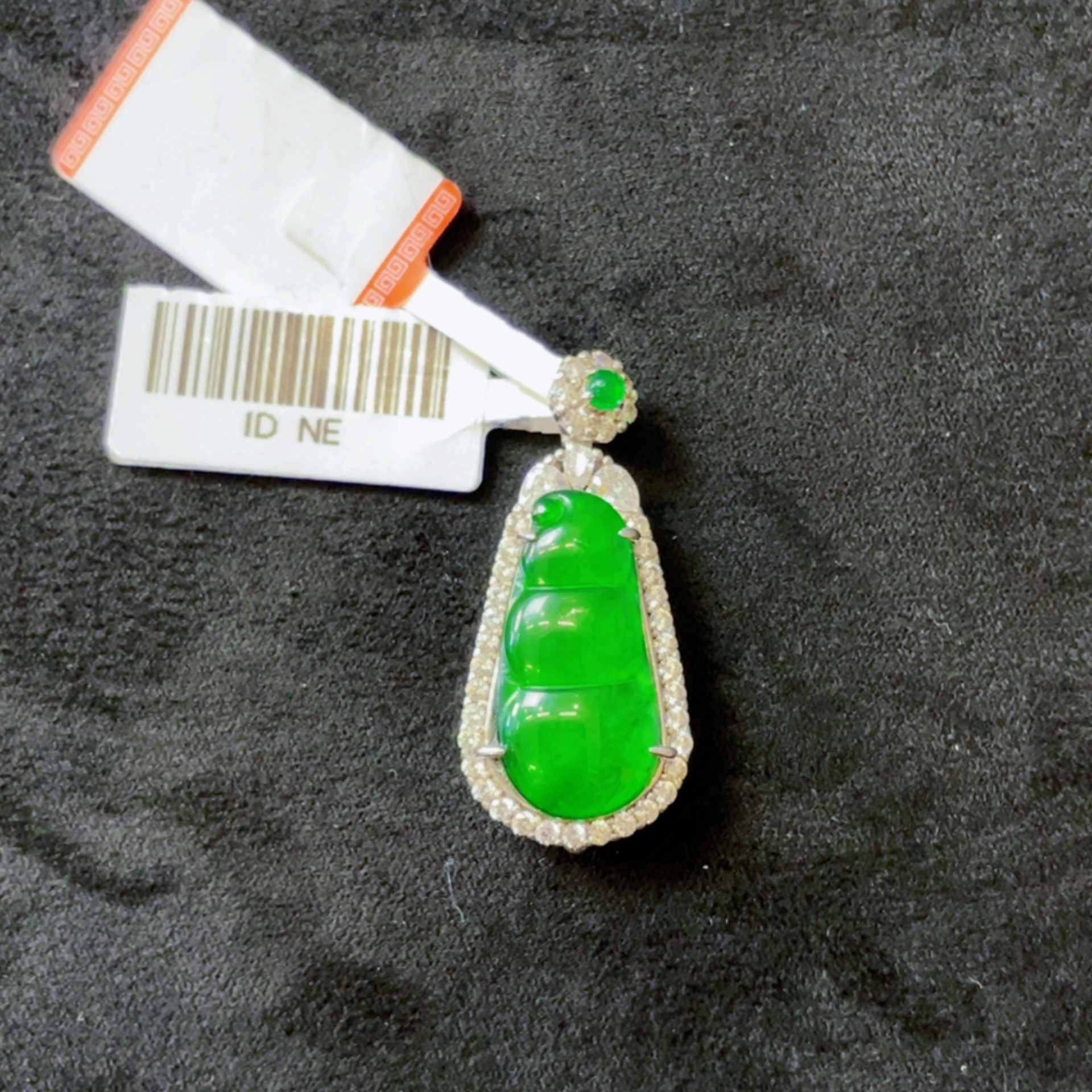 天然翡翠a货吊坠福豆