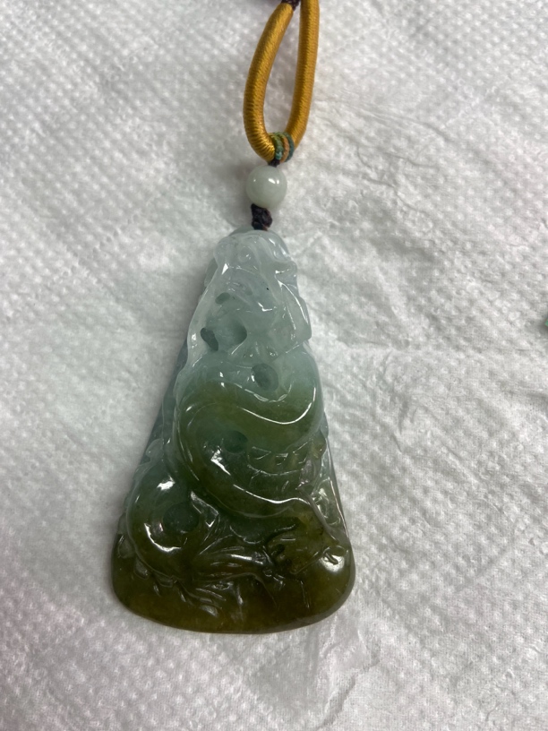 玉如军意翡翠珠宝