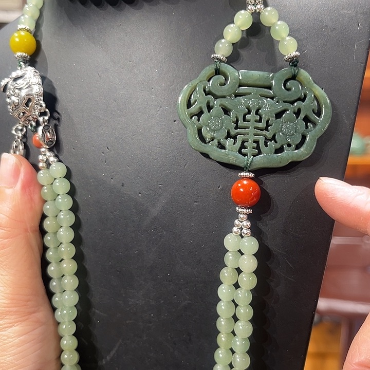 颈饰未镶嵌和田玉