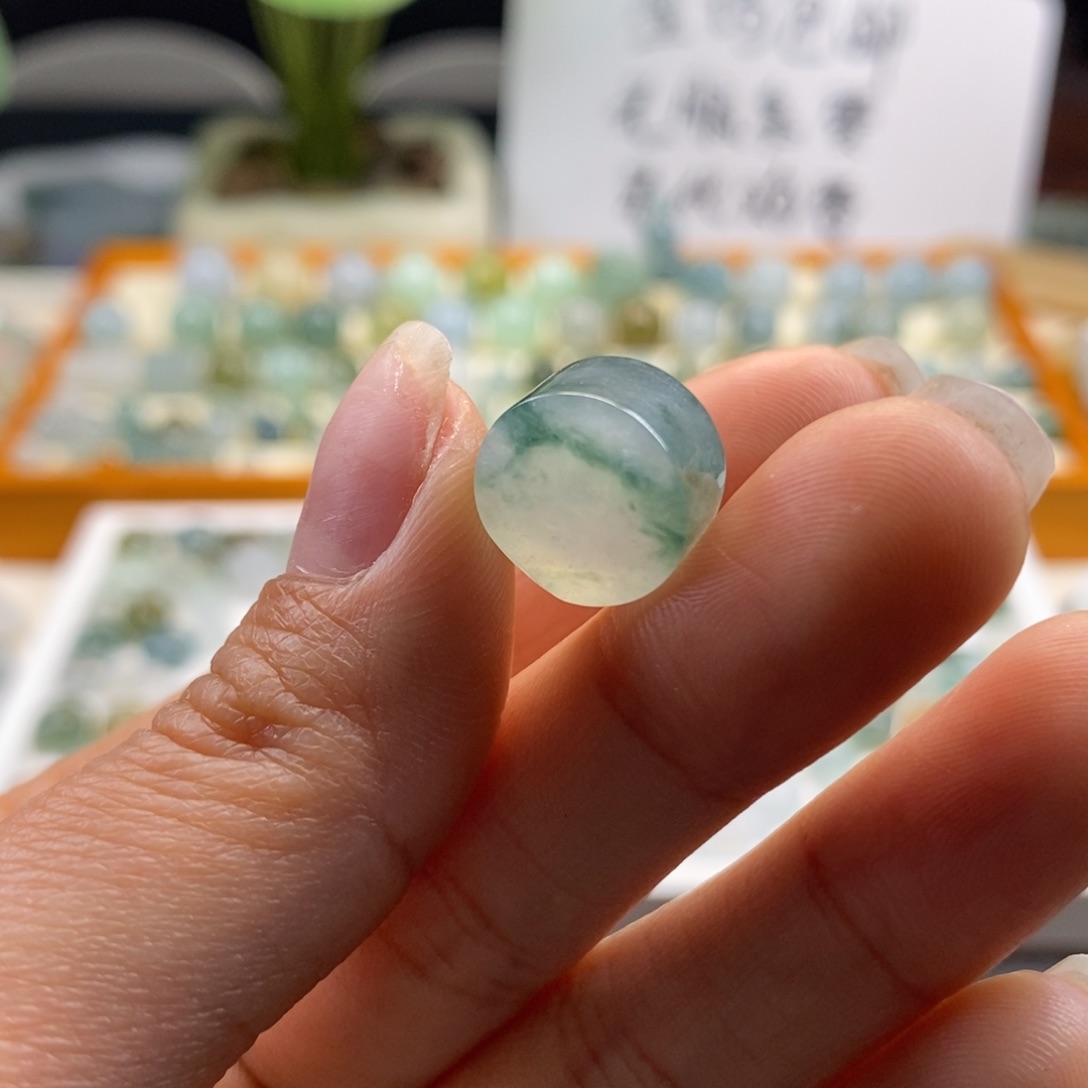 翡翠散珠天然天然飘花胚，可定制