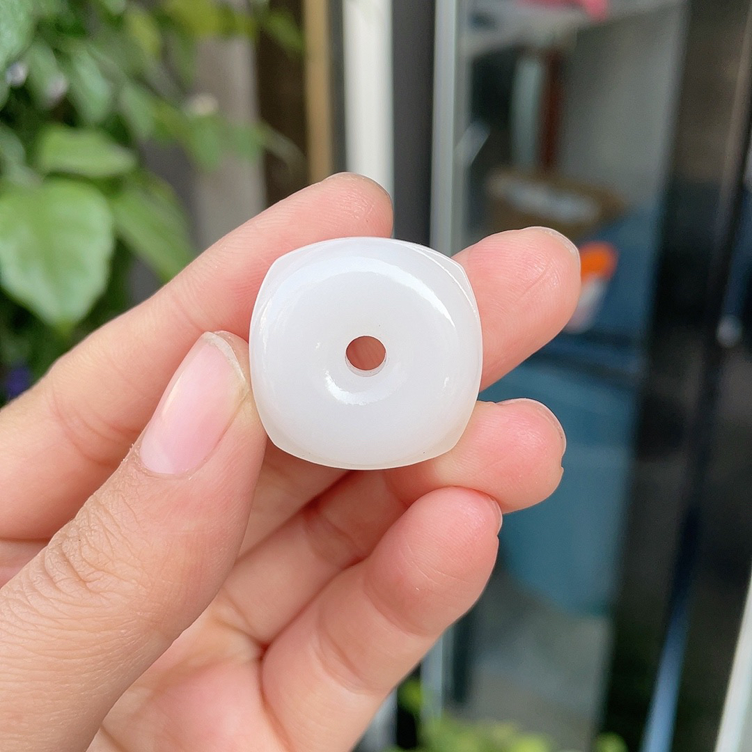 282547玉美人小程和田玉山料白玉平安扣玉琮挂件玉质温润细腻