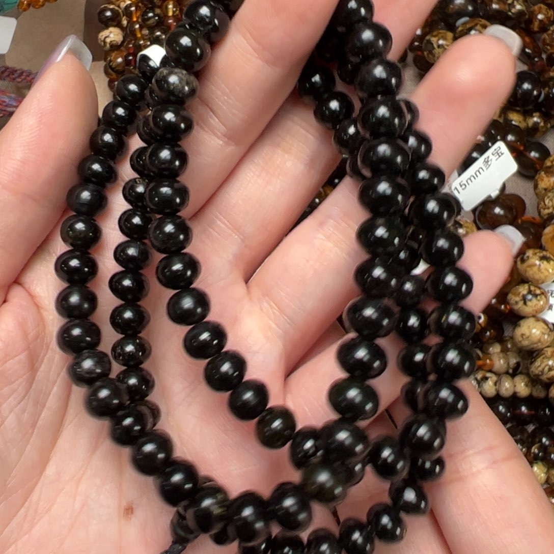 未镶嵌琥珀手链为****抚顺琥珀翳珀