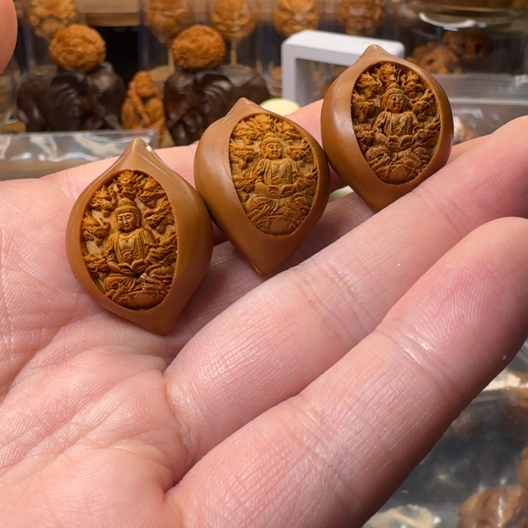 手串/手链橄榄核三颗。尺寸22