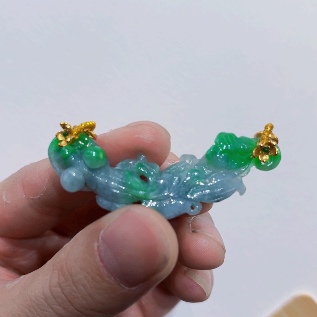 翡翠未镶嵌吊坠(赠链)高*代编织