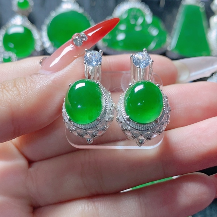 翡翠颈饰未镶嵌