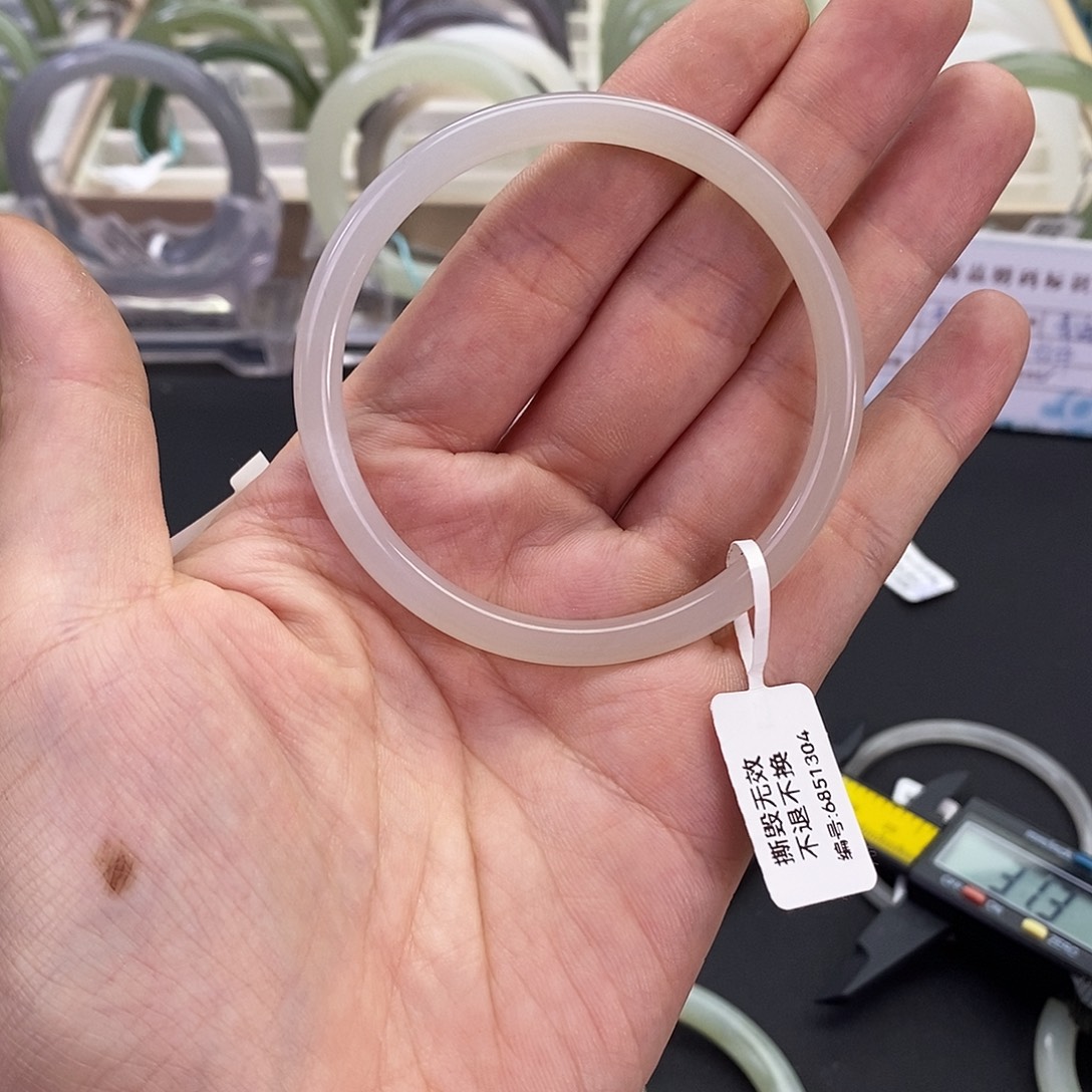 和田玉未镶嵌珠宝奇石55