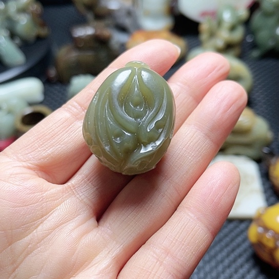 白玉菩提吊坠摆件