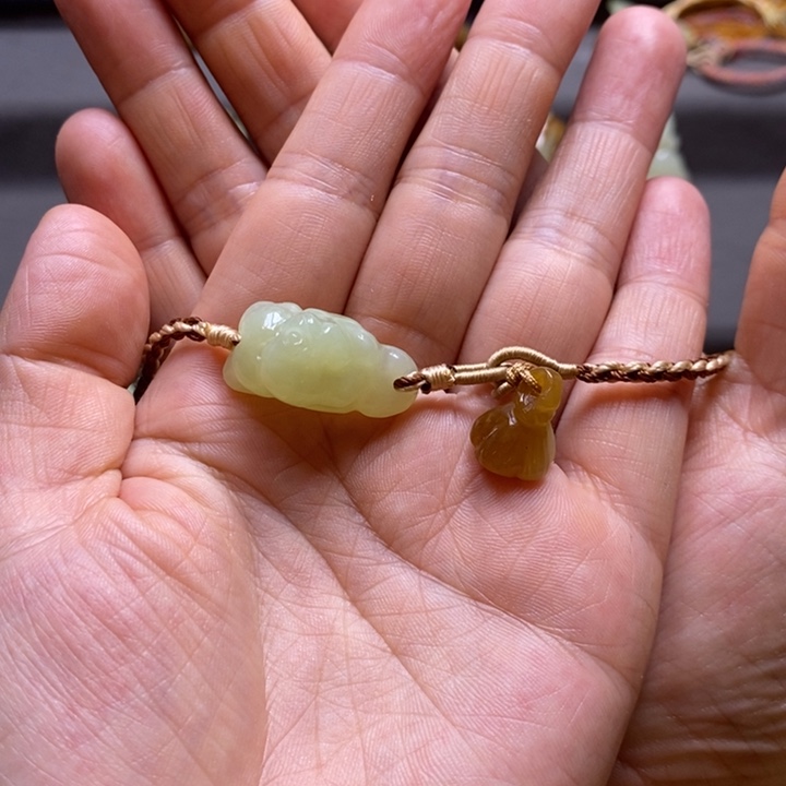 用***9和田玉未镶嵌颈饰