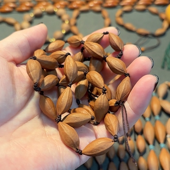 0.9小金瓜子脖挂款