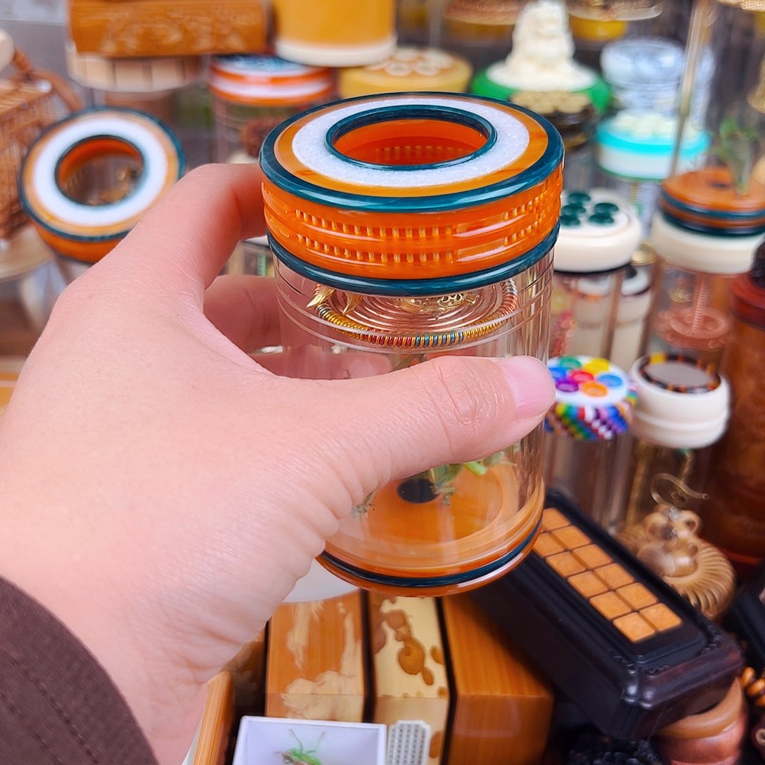 唐三彩蝈蝈罐配双鱼簧绿蝈蝈