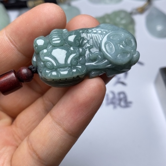 翡翠未镶嵌颈饰翡翠