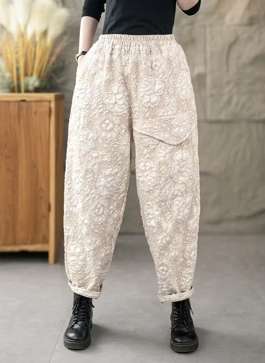 2025春季新款时尚印花百搭时尚女士裤子休闲宽松松紧腰复古提花