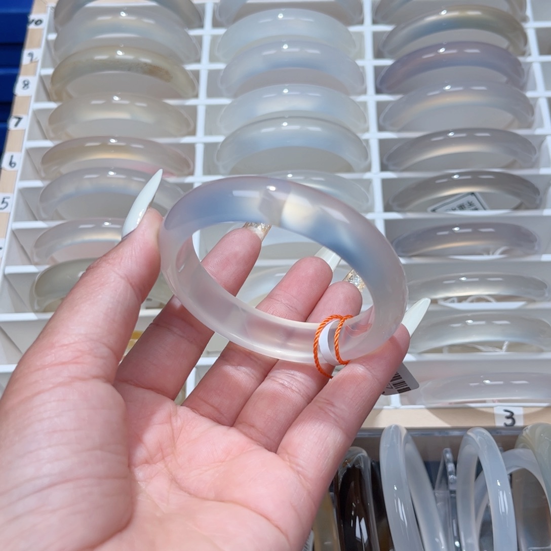 玛瑙/玉髓手镯未镶嵌0557