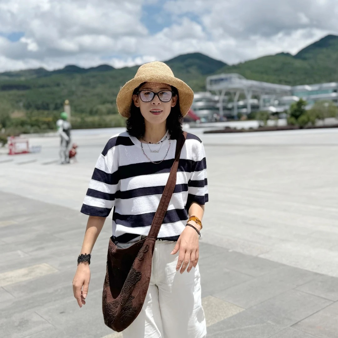 Z-11 黑白条纹针织冰丝男女款圆领百搭休闲针织衫