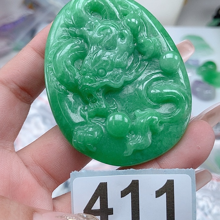 翡翠颈饰未镶嵌吊坠