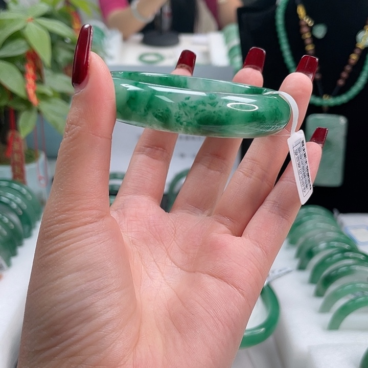 石英质玉手镯未镶嵌美*面