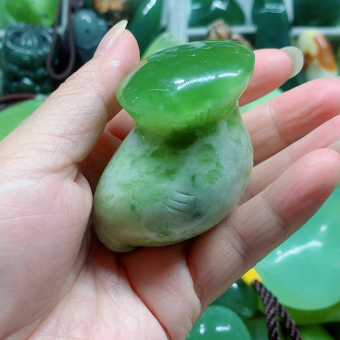 未镶嵌蛇纹石玉手把件