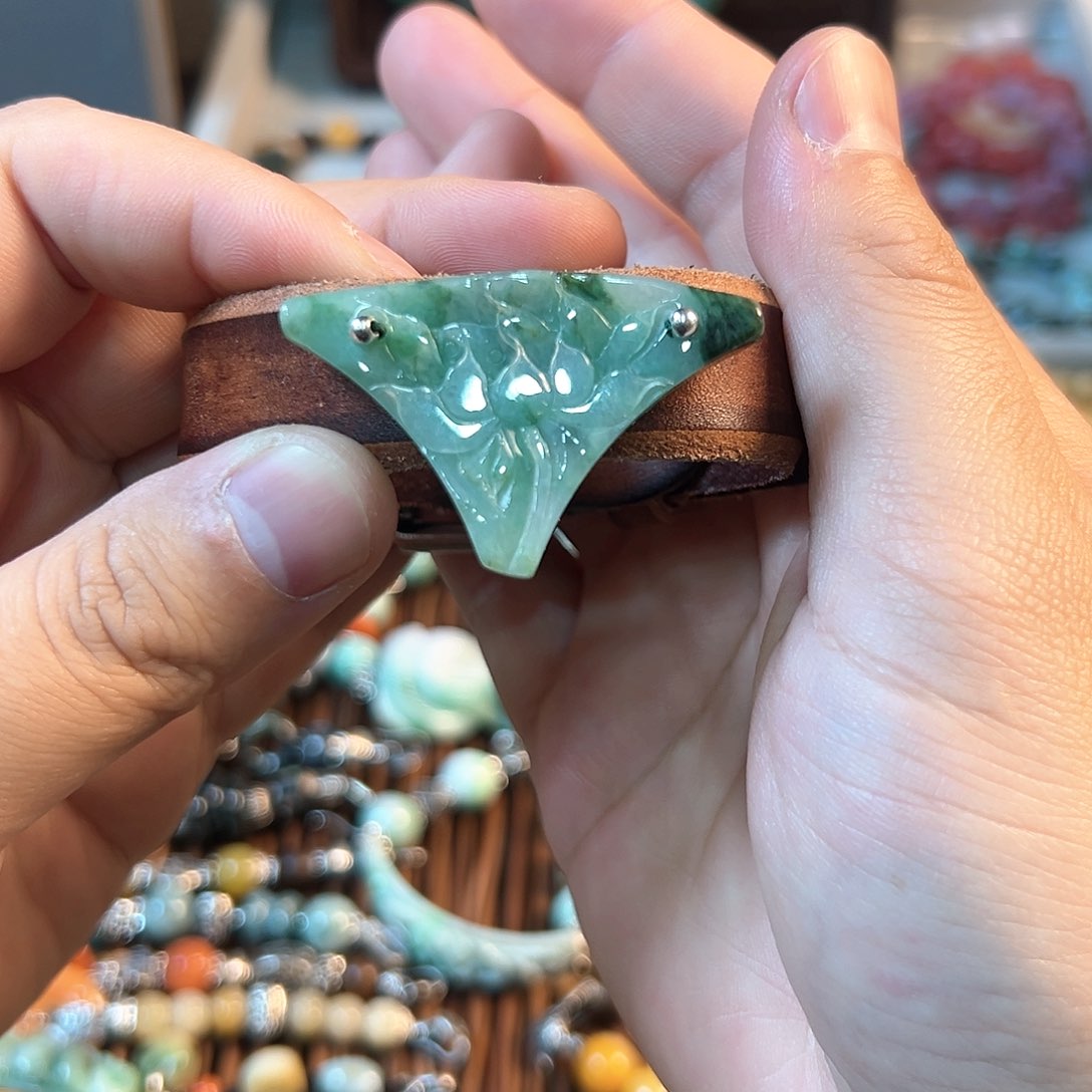 翡翠颈饰未镶嵌手串