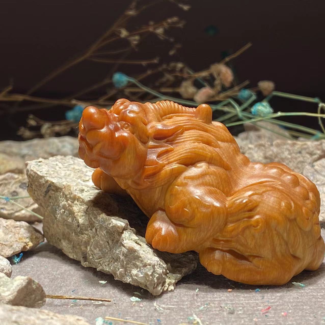 高油崖柏木雕单角貔貅