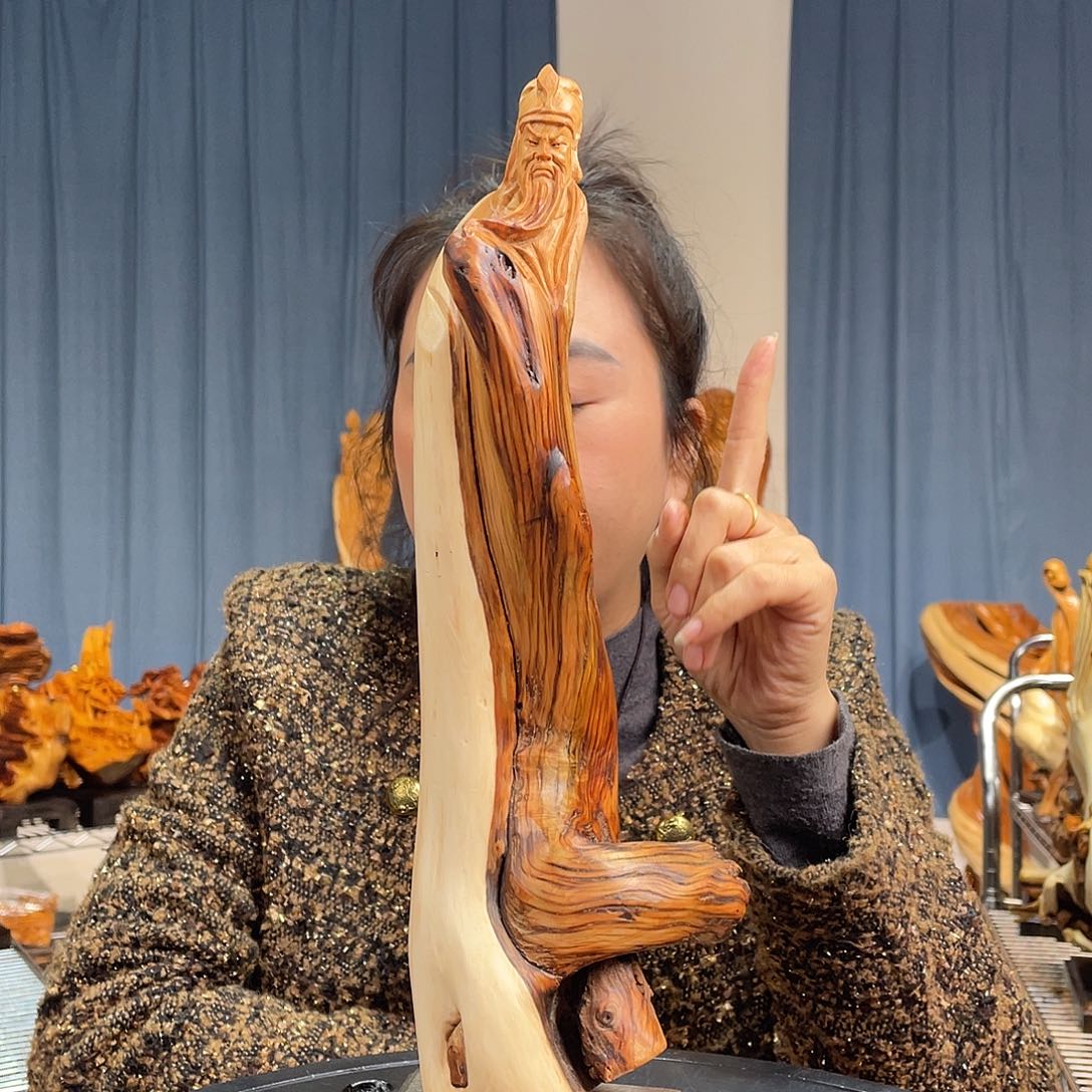 柏木（崖柏）随型艺术根雕
