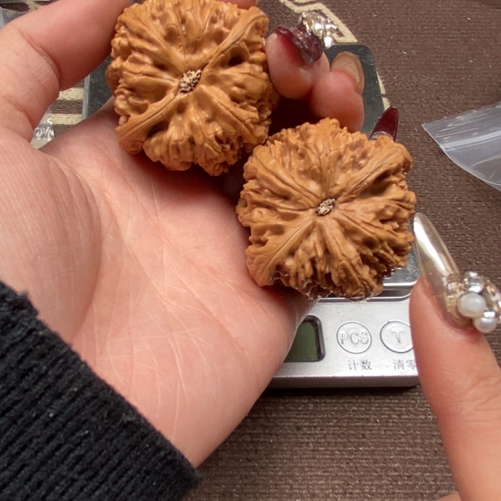 文玩核桃吊坠粗筋微修