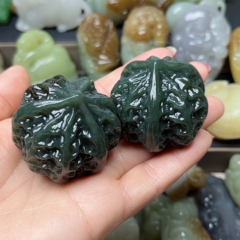 颈饰未镶嵌和田玉轮*