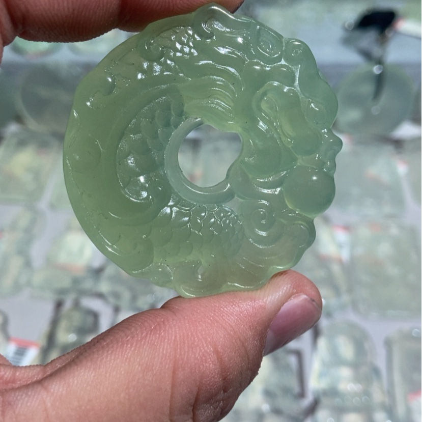 【闪购商品】蛇纹石玉颈饰未镶嵌