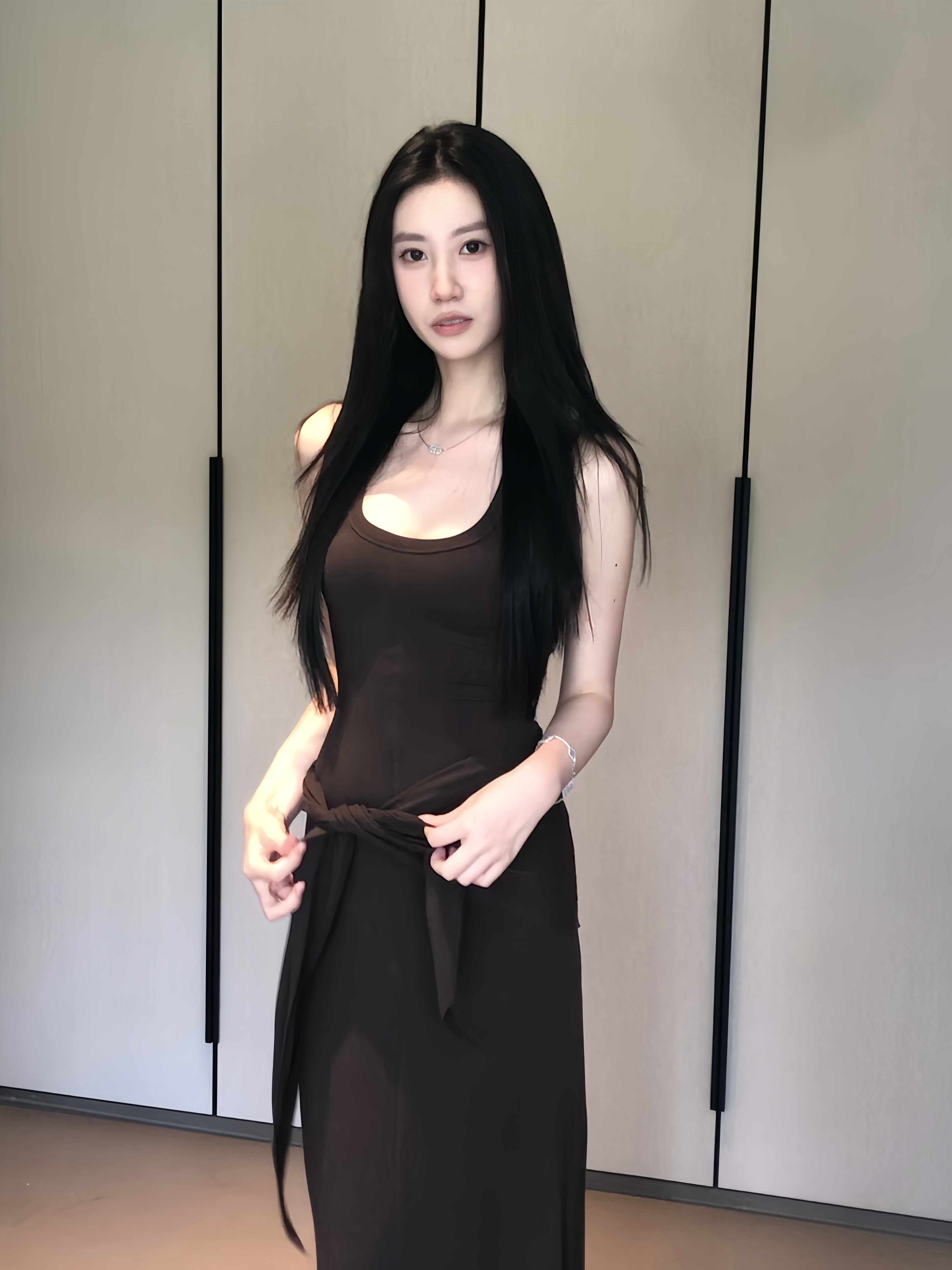 「清仓No退No换」绵绵【高冷御姐】披肩法式U领修身显瘦长裙