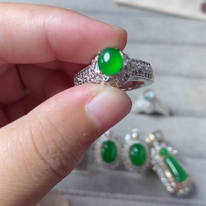 翡翠戒指未镶嵌翡翠冰种